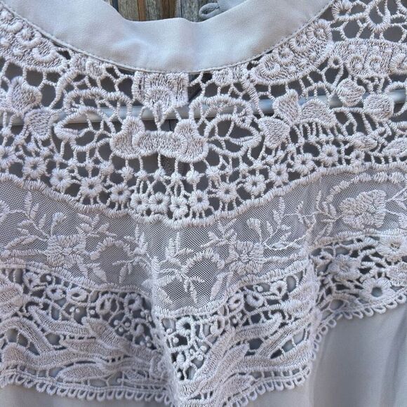 Downeast blouse short sleeve lace size medium - Picture 2 of 8